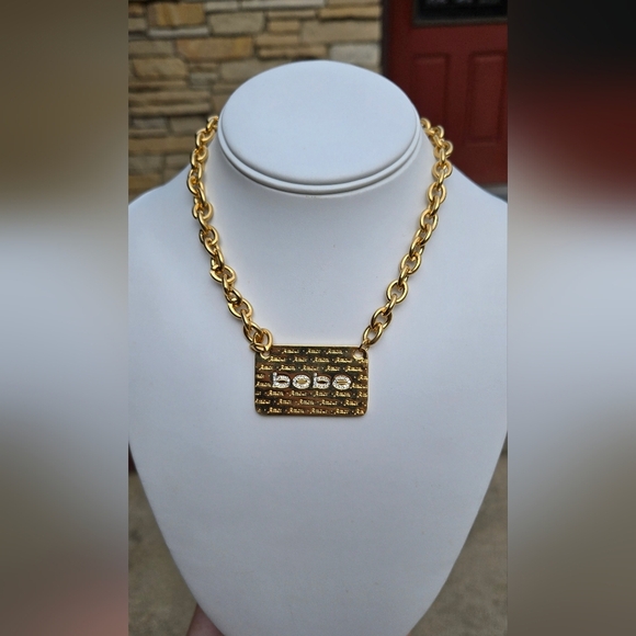 Bebe Gold Tone Chain Necklace Amour Plate Necklace NWT - Picture 5 of 16